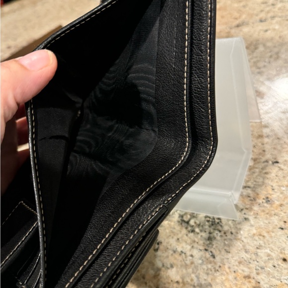 Vintage Gucci Compact Black Wallet - Full Inclusion - Picture 4 of 14